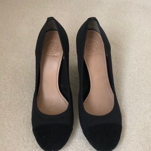 Tory Burch wedge size 8 Black.